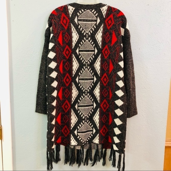 Kate Collection red gray Aztec pattern cardigan - Picture 4 of 8